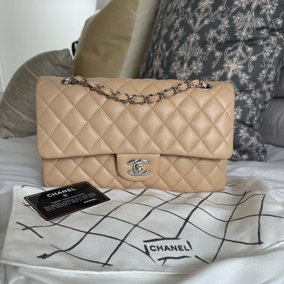 CHANEL Handbags - Chanel Classic Bag Medium